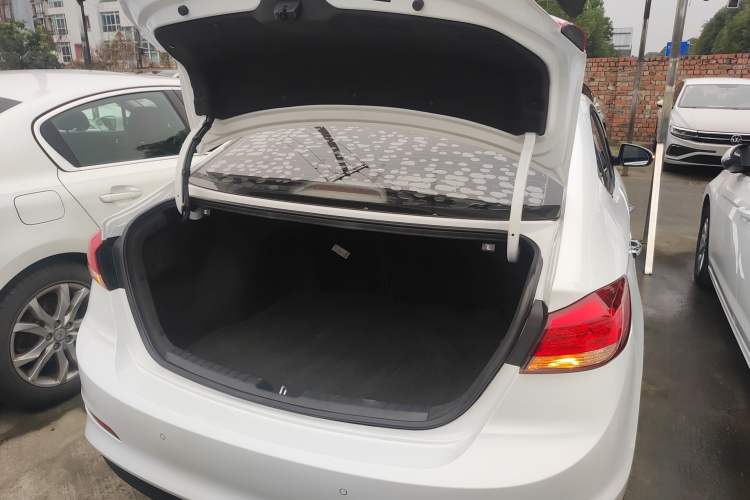 Used Hyundai Elantra (6th Generation / Lingdong) 2019 1.5L CVT ZhiXuan – Elite Version Trunk