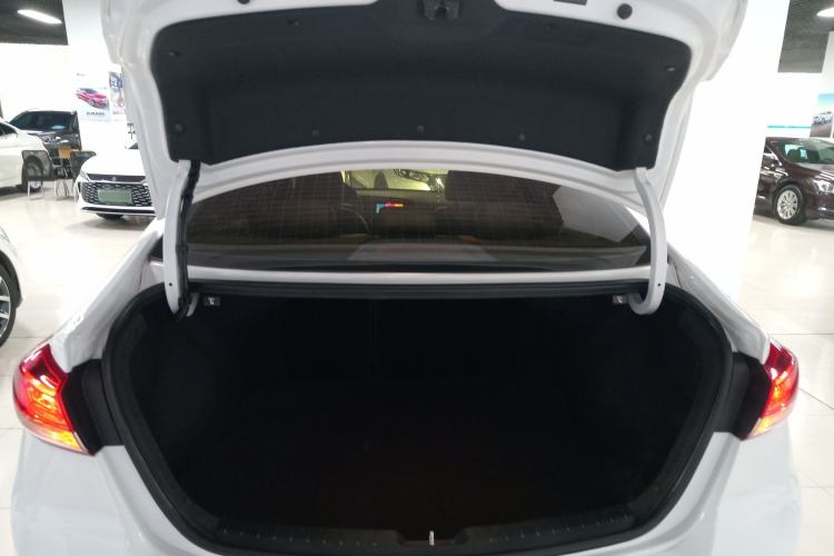 Used Hyundai Elantra (6th Generation / Lingdong) 2019 1.4T Dual-Clutch Xuan Dong · Dynamic Model Trunk