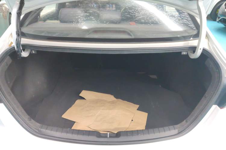 Used Hyundai Elantra (6th Generation / Lingdong) 2019 1.4T Dual-Clutch Xuan Dong · Dynamic Model Trunk
