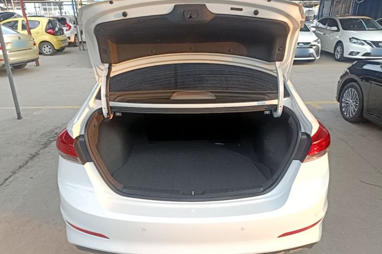 Used Hyundai Elantra (6th Generation / Lingdong) 2019 1.4T Dual-Clutch Xuan Dong · Dynamic Model Trunk