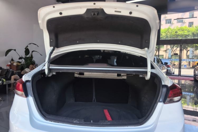 Used Hyundai Elantra (6th Generation / Lingdong) 2019 1.4T Dual-Clutch Xuan Dong · Dynamic Model Trunk