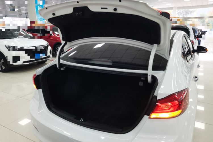 Used Hyundai Elantra (6th Generation / Lingdong) 2019 1.4T Dual-Clutch Xuan Dong · Dynamic Model Trunk