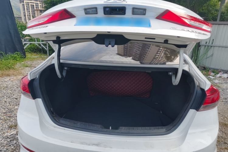Used Hyundai Elantra (6th Generation / Lingdong) 2019 1.4T Dual-Clutch Xuan Dong · Dynamic Model Trunk