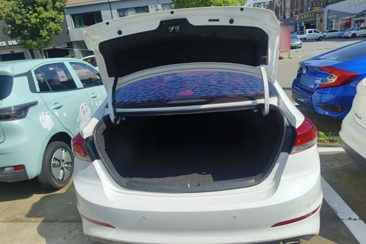 Used Hyundai Elantra (6th Generation / Lingdong) 2019 1.4T Dual-Clutch Xuan Dong · Dynamic Model Trunk