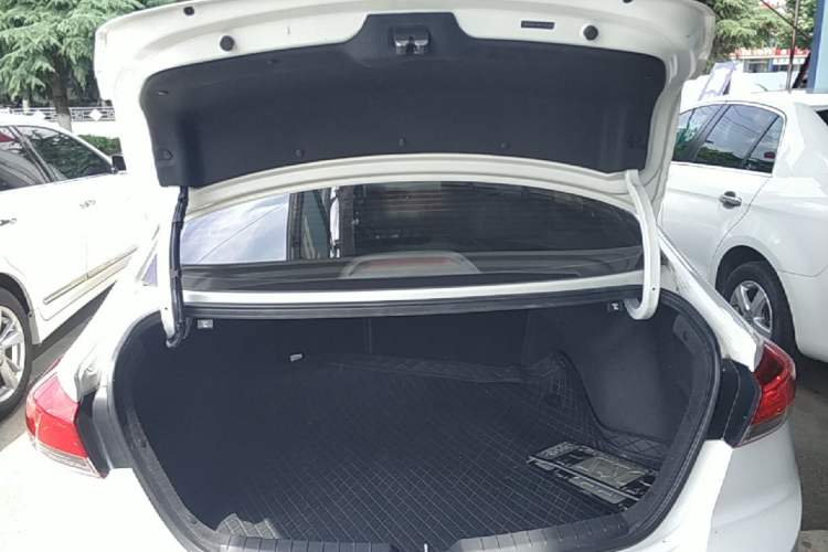 Used Hyundai Elantra (6th Generation / Lingdong) 2019 1.5L CVT ZhiXuan – Elite Version Trunk