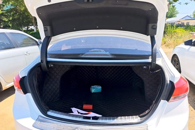 Used Hyundai Elantra (6th Generation / Lingdong) 2019 1.4T Dual-Clutch Xuan Dong · Dynamic Model Trunk