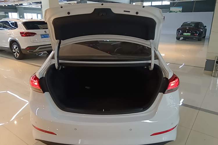 Used Hyundai Elantra (6th Generation / Lingdong) 2019 1.5L CVT ZhiXuan – Elite Version Trunk