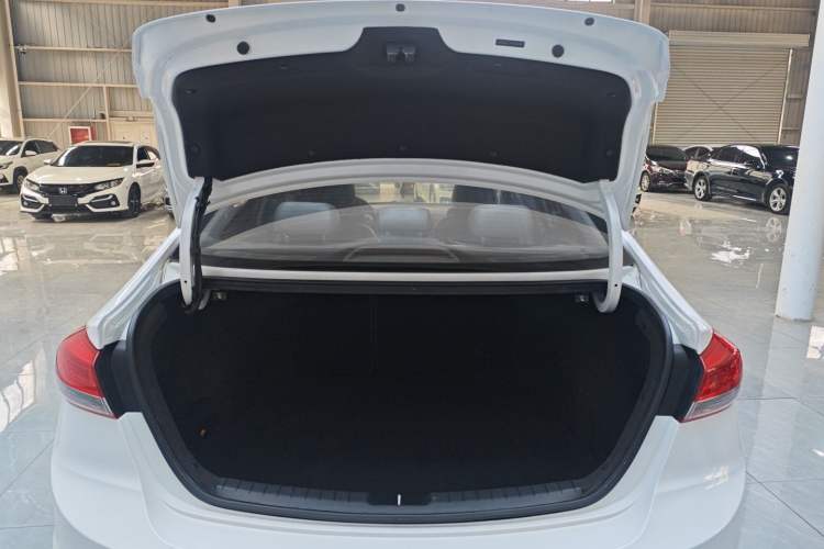 Used Hyundai Elantra (6th Generation / Lingdong) 2019 1.5L CVT ZhiXuan – Elite Version Trunk