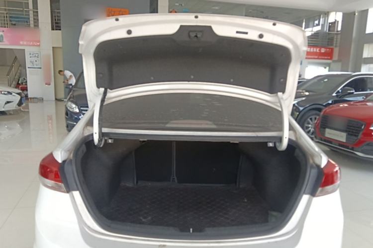 Used Hyundai Elantra (6th Generation / Lingdong) 2019 1.4T Dual-Clutch Xuan Dong · Dynamic Model Trunk