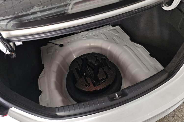 Used Hyundai Elantra (6th Generation / Lingdong) 2019 1.5L CVT ZhiXuan – Elite Version Trunk