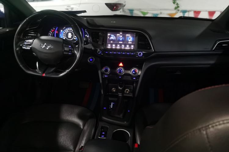 Used Hyundai Elantra (6th Generation / Lingdong) 2020 1.4T Dual-Clutch Xuan Dong · Dynamic Version Center Console