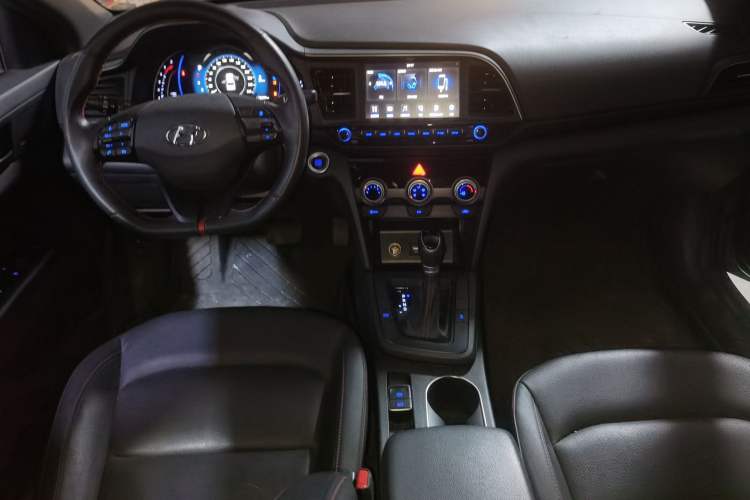 Used Hyundai Elantra (6th Generation / Lingdong) 2020 1.4T Dual-Clutch Xuan Dong · Dynamic Version Center Console