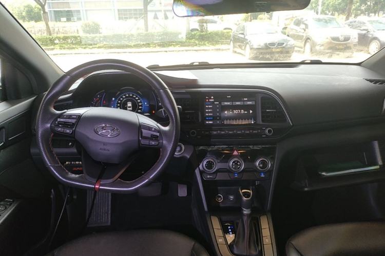Used Hyundai Elantra (6th Generation / Lingdong) 2020 1.4T Dual-Clutch Xuan Dong · Dynamic Version Center Console