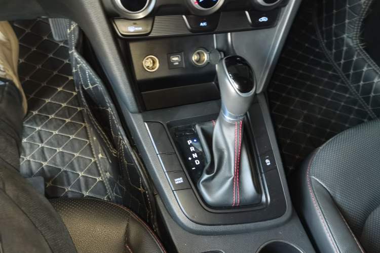 Used Hyundai Elantra (6th Generation / Lingdong) 2020 1.4T Dual-Clutch Xuan Dong · Dynamic Version Gear Lever