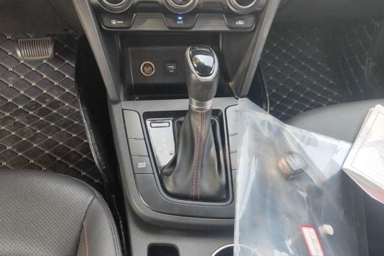 Used Hyundai Elantra (6th Generation / Lingdong) 2020 1.4T Dual-Clutch Xuan Dong · Dynamic Version Gear Lever