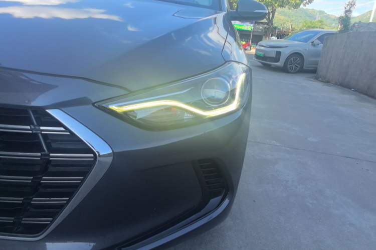 Used Hyundai Elantra (6th Generation / Lingdong) 2020 1.5L CVT Smart & Stylish – Elite Version Left Front Headlight