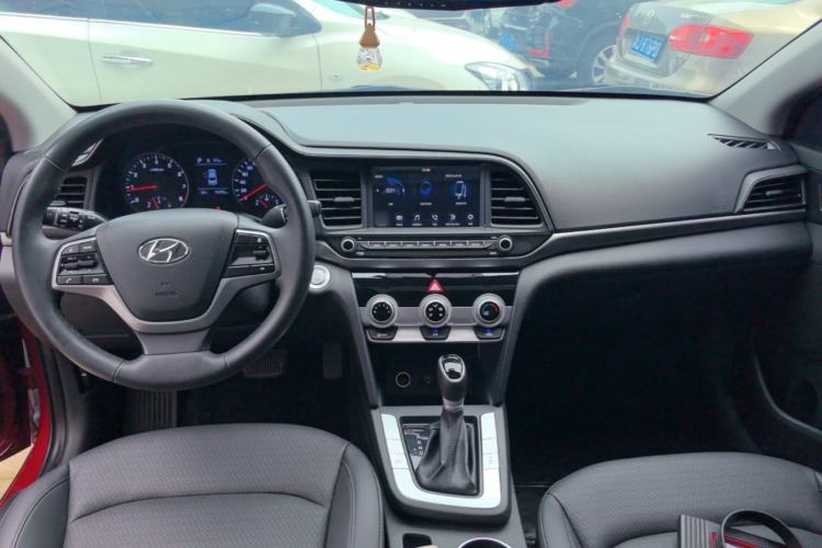 Used Hyundai Elantra (6th Generation / Lingdong) 2020 1.5L CVT Smart & Stylish – Elite Version Center Console