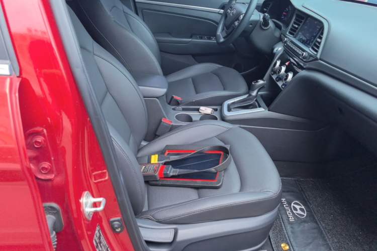 Used Hyundai Elantra (6th Generation / Lingdong) 2020 1.5L CVT Smart & Stylish – Elite Version Right Front Seat