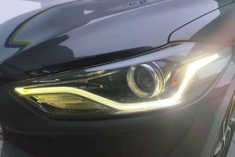 Used Hyundai Elantra (6th Generation / Lingdong) 2020 1.5L CVT Smart & Stylish – Elite Version Left Front Headlight