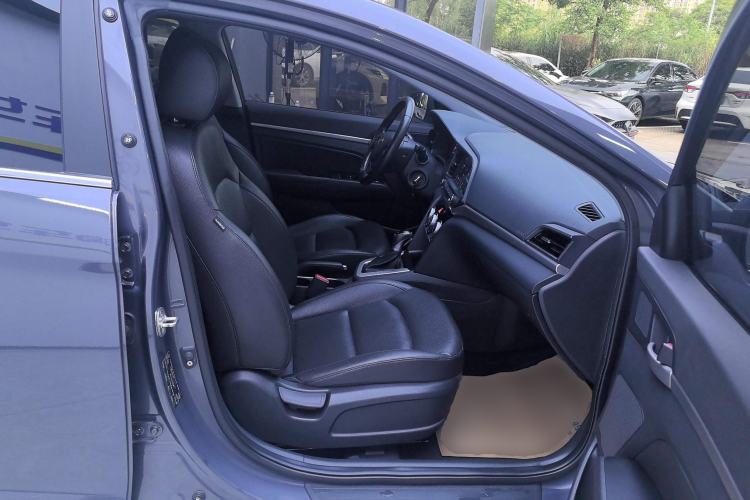 Used Hyundai Elantra (6th Generation / Lingdong) 2020 1.5L CVT Smart & Stylish – Elite Version Right Front Seat
