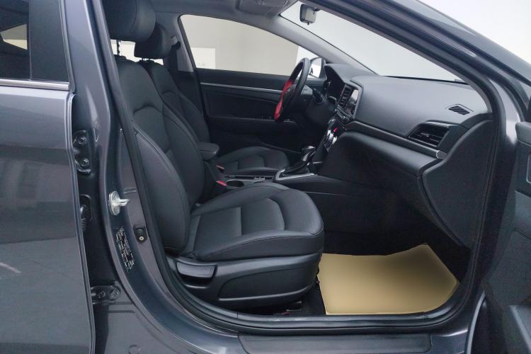 Used Hyundai Elantra (6th Generation / Lingdong) 2020 1.5L CVT Smart & Stylish – Elite Version Right Front Seat