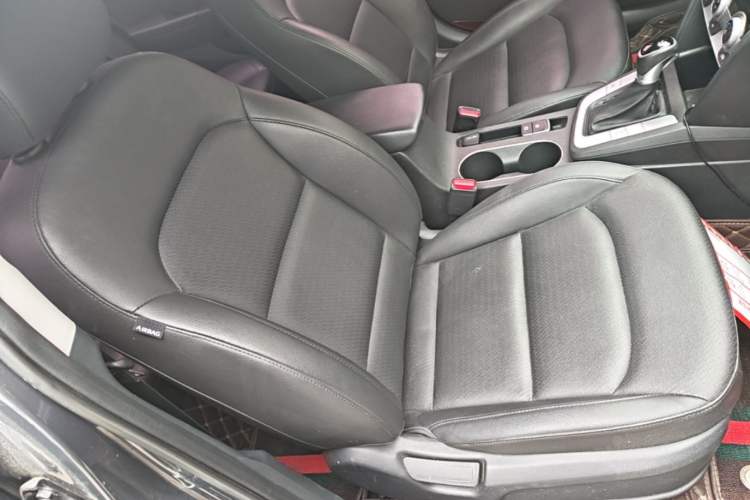 Used Hyundai Elantra (6th Generation / Lingdong) 2020 1.5L CVT Smart & Stylish – Elite Version Right Front Seat