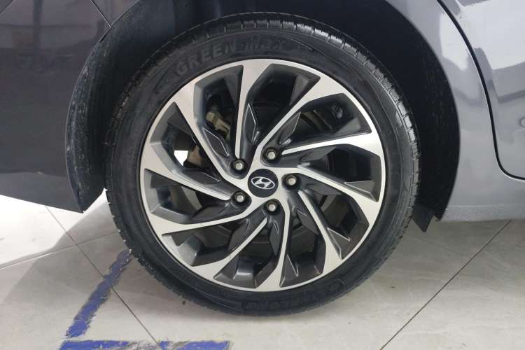Used Hyundai Elantra (6th Generation / Lingdong) 2020 1.5L CVT Smart & Stylish – Elite Version Right Front Wheel Hub