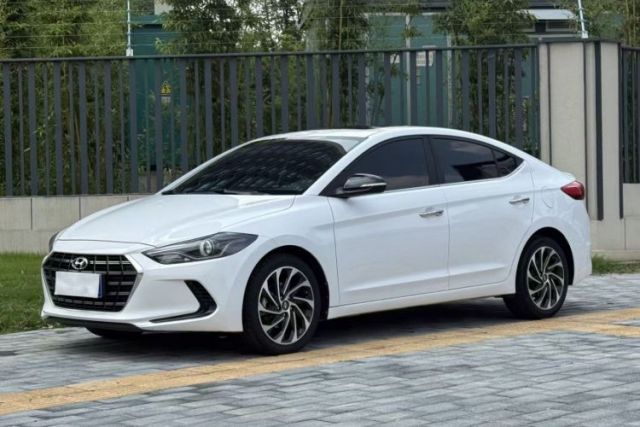 Hyundai Elantra (6th Generation / Lingdong) 2020 1.4T Dual-Clutch Xuan Dong · Dynamic Version usado
