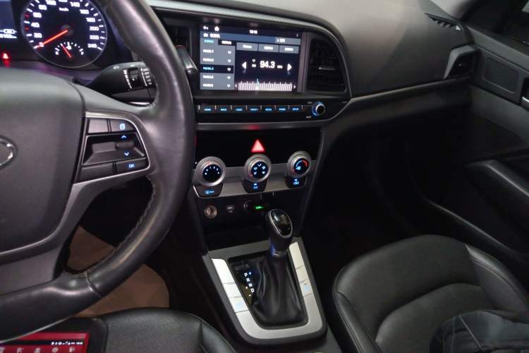 Used Hyundai Elantra (6th Generation / Lingdong) 2020 1.5L CVT Smart & Stylish – Elite Version Audio And AC Panel