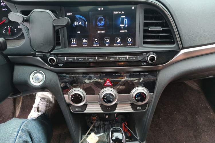 Used Hyundai Elantra (6th Generation / Lingdong) 2020 1.5L CVT Smart & Stylish – Elite Version Audio And AC Panel