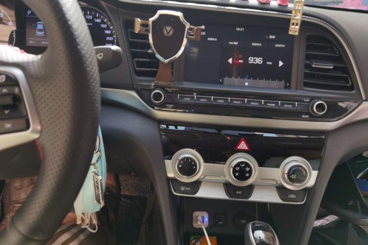 Used Hyundai Elantra (6th Generation / Lingdong) 2020 1.5L CVT Smart & Stylish – Elite Version Audio And AC Panel
