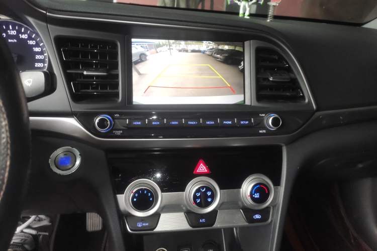 Used Hyundai Elantra (6th Generation / Lingdong) 2020 1.5L CVT Smart & Stylish – Elite Version Audio And AC Panel