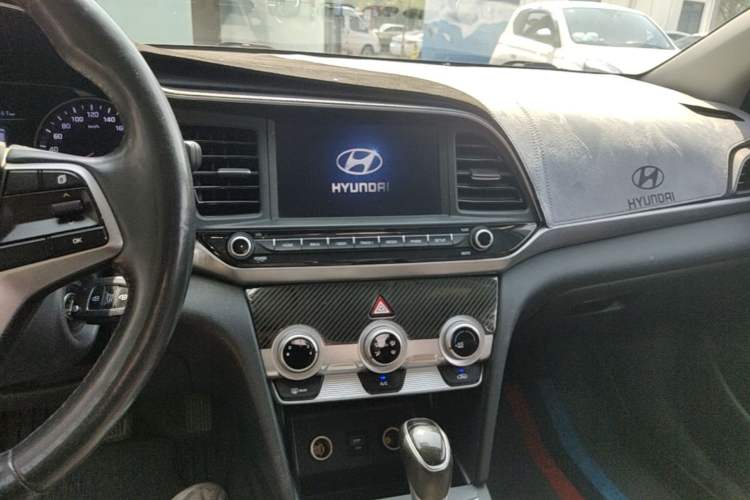 Used Hyundai Elantra (6th Generation / Lingdong) 2020 1.5L CVT Smart & Stylish – Elite Version Audio And AC Panel