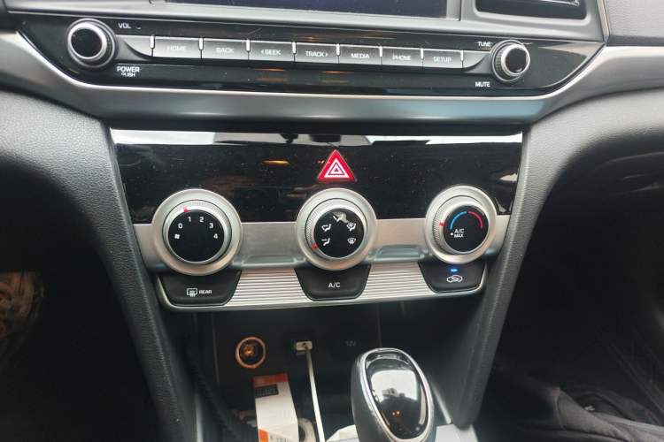 Used Hyundai Elantra (6th Generation / Lingdong) 2020 1.5L CVT Smart & Stylish – Elite Version Audio And AC Panel