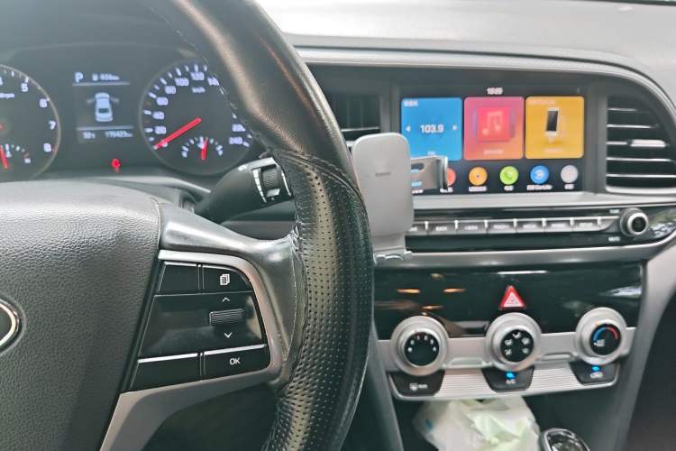 Used Hyundai Elantra (6th Generation / Lingdong) 2020 1.5L CVT Smart & Stylish – Elite Version Audio And AC Panel