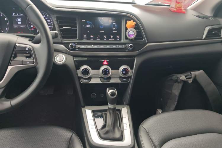Used Hyundai Elantra (6th Generation / Lingdong) 2020 1.5L CVT Smart & Stylish – Elite Version Audio And AC Panel
