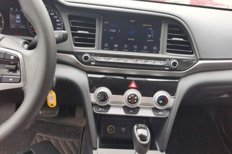 Used Hyundai Elantra (6th Generation / Lingdong) 2020 1.5L CVT Smart & Stylish – Elite Version Audio And AC Panel