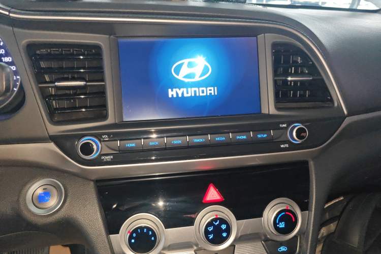 Used Hyundai Elantra (6th Generation / Lingdong) 2020 1.5L CVT Smart & Stylish – Elite Version Audio And AC Panel