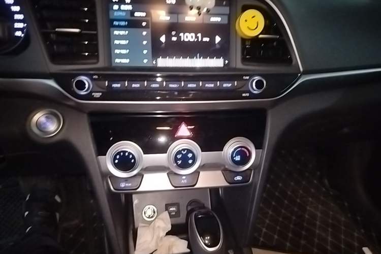 Used Hyundai Elantra (6th Generation / Lingdong) 2020 1.5L CVT Smart & Stylish – Elite Version Audio And AC Panel