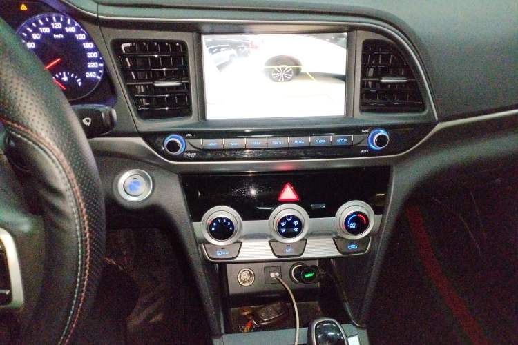 Used Hyundai Elantra (6th Generation / Lingdong) 2020 1.5L CVT Smart & Stylish – Elite Version Audio And AC Panel