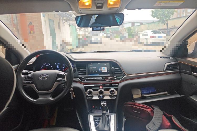 Used Hyundai Elantra (6th Generation / Lingdong) 2020 1.5L CVT Smart & Stylish – Elite Version Center Console
