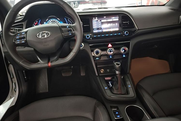 Used Hyundai Elantra (6th Generation / Lingdong) 2020 1.4T Dual-Clutch Xuan Dong · Dynamic Version Center Console