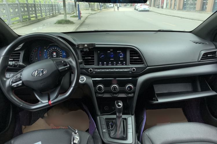 Used Hyundai Elantra (6th Generation / Lingdong) 2020 1.4T Dual-Clutch Xuan Dong · Dynamic Version Center Console