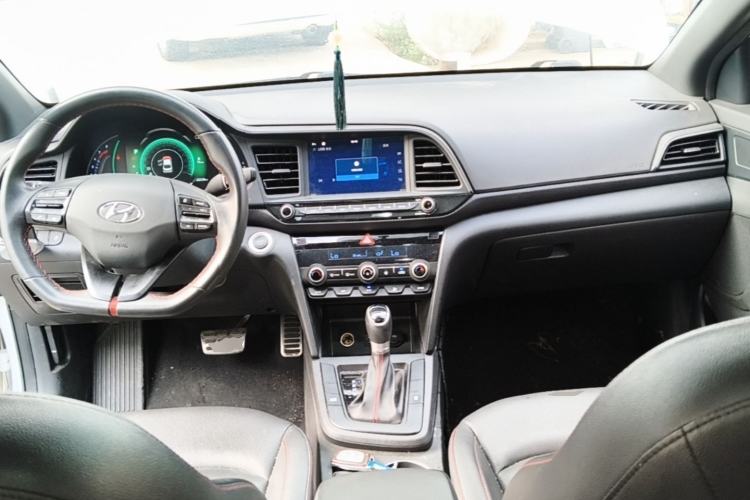 Used Hyundai Elantra (6th Generation / Lingdong) 2020 1.4T Dual-Clutch Xuan Dong · Dynamic Version Center Console