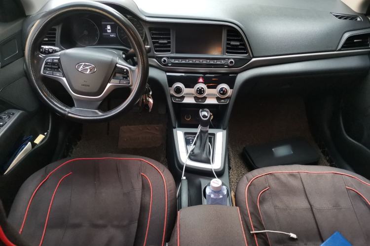 Used Hyundai Elantra (6th Generation / Lingdong) 2020 1.5L CVT Smart & Stylish – Elite Version Center Console