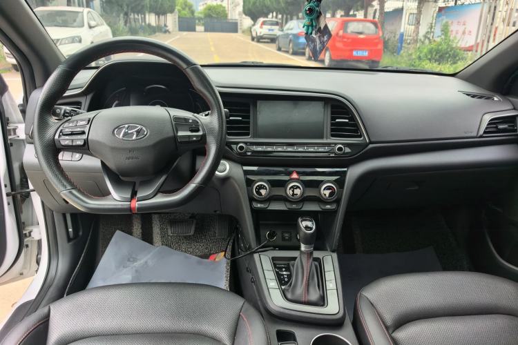 Used Hyundai Elantra (6th Generation / Lingdong) 2020 1.4T Dual-Clutch Xuan Dong · Dynamic Version Center Console