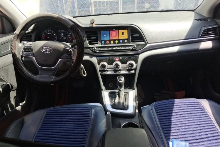 Used Hyundai Elantra (6th Generation / Lingdong) 2020 1.5L CVT Smart & Stylish – Elite Version Center Console
