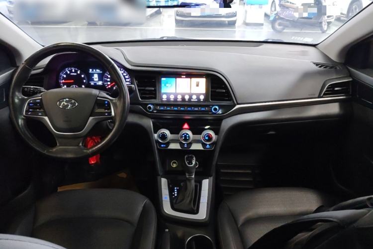 Used Hyundai Elantra (6th Generation / Lingdong) 2020 1.5L CVT Smart & Stylish – Elite Version Center Console