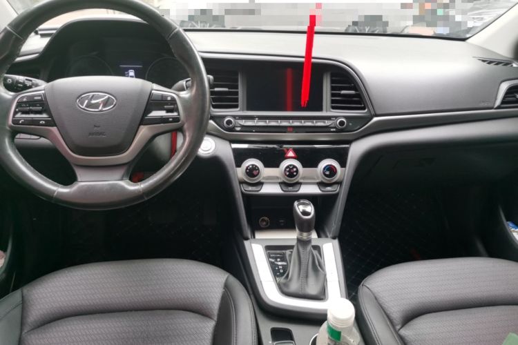 Used Hyundai Elantra (6th Generation / Lingdong) 2020 1.5L CVT Smart & Stylish – Elite Version Center Console
