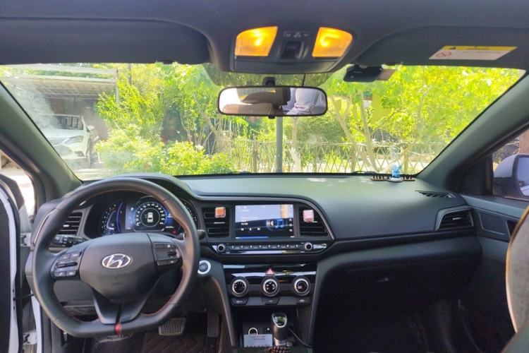 Used Hyundai Elantra (6th Generation / Lingdong) 2020 1.4T Dual-Clutch Xuan Dong · Dynamic Version Center Console